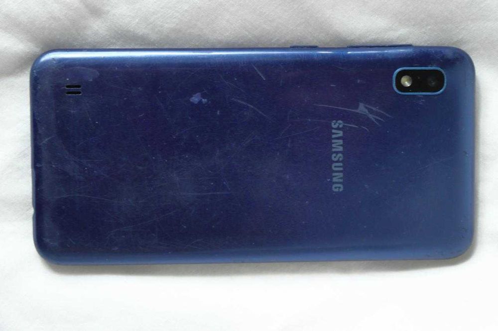 Samsung A10(32GB de armazenamento interno) em boa condição