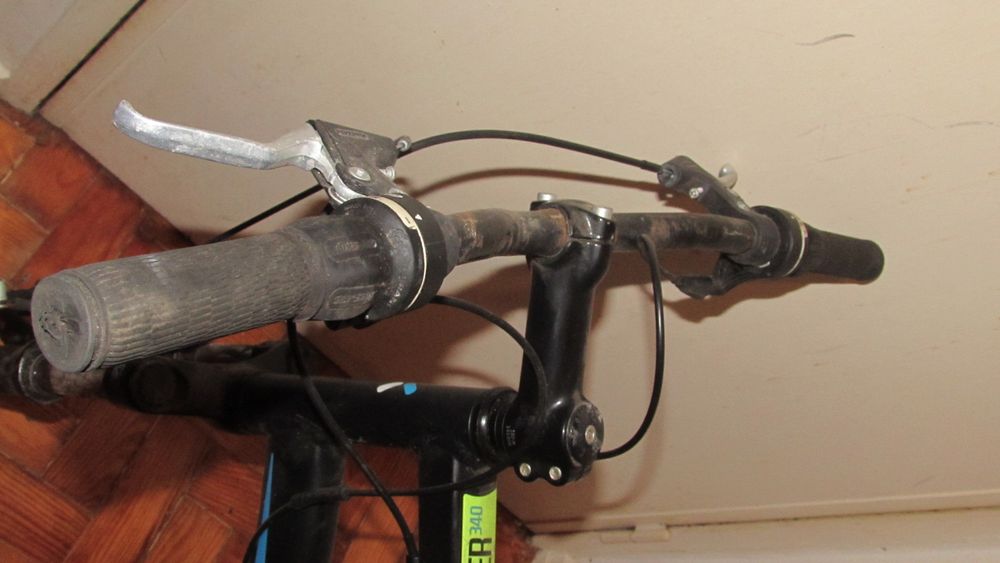 Quadro + suspensão frente + pedal lado direito + guiador com travagem