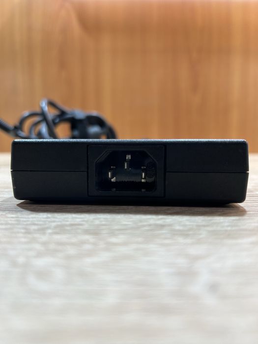 Блок живлення HP 200w 19.5v 10.3a