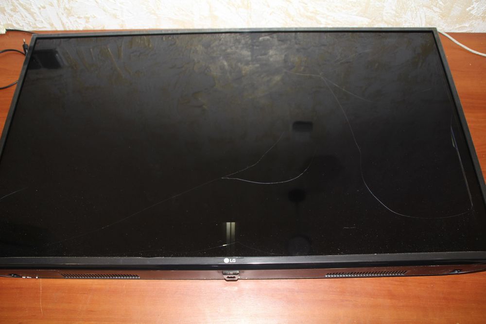 Битый экран 43" LG 43UM7100PLB разбираю. EAX67209001(1.5),
