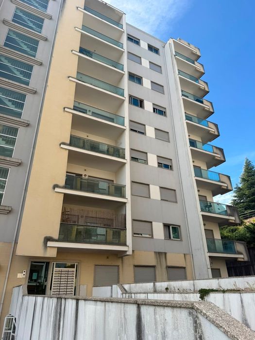 Espaçoso T4 Moderno junto ao Serra Shopping - Covilhã