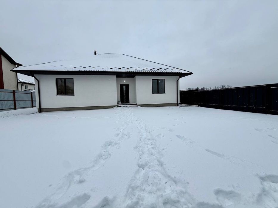 Сучасний будинок з ремонтом у Дмитрівці