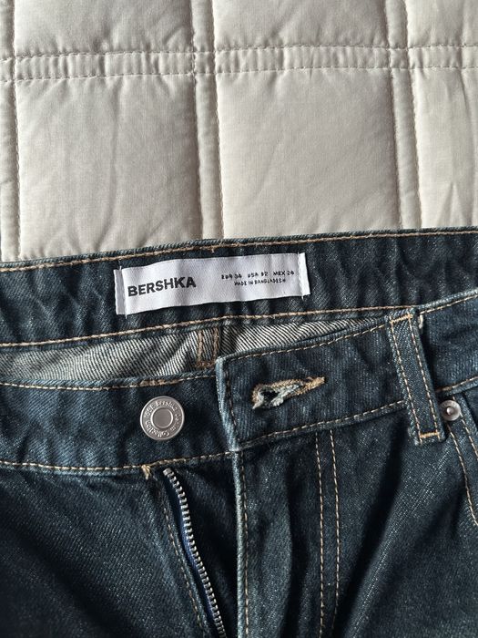 ciemno granatowe basic proste luźne baggy jeans Bershka
