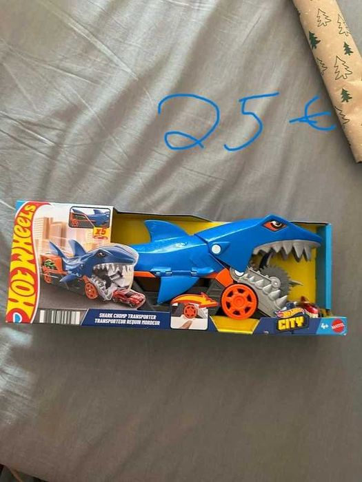 brinquedos novos e embalados