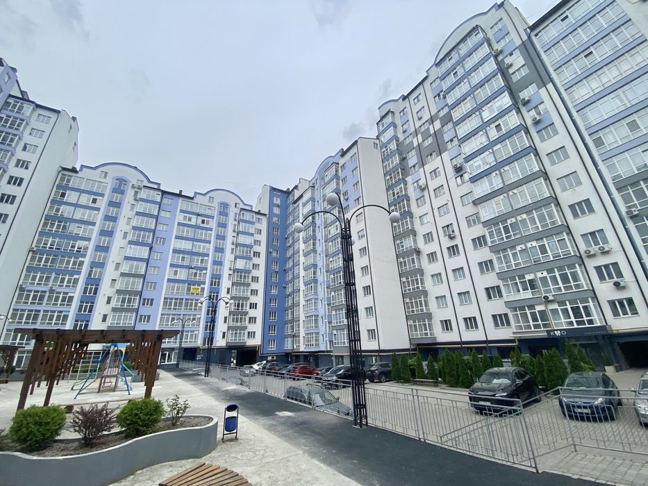 Продається 3к. квартира вулиця Височана ЖК Містечко Центральне. Центр  90.6м2 Електрика. Підігрів підлоги