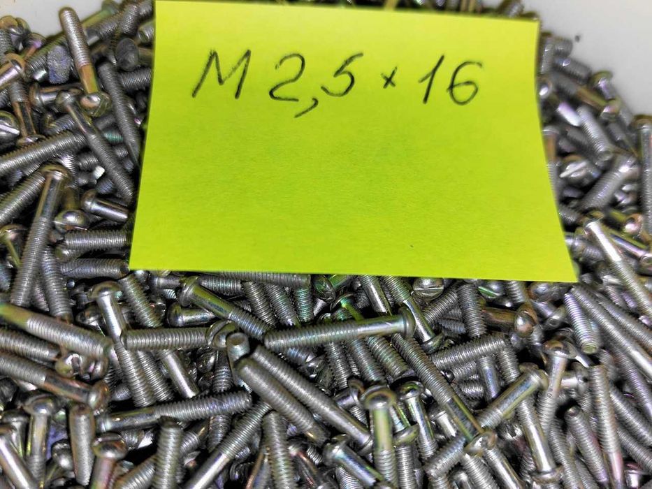 М2,5 гвинт, шайба, шайба-гровер, гайка