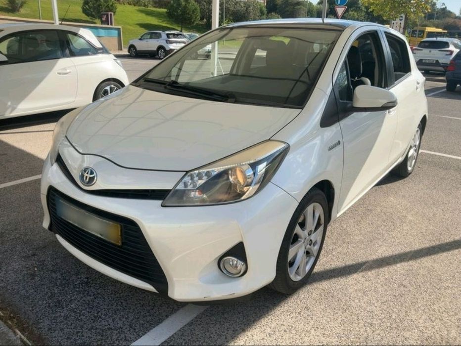 2014 Toyota Yaris 1.5 Hibrid Financiamento/Garantia
