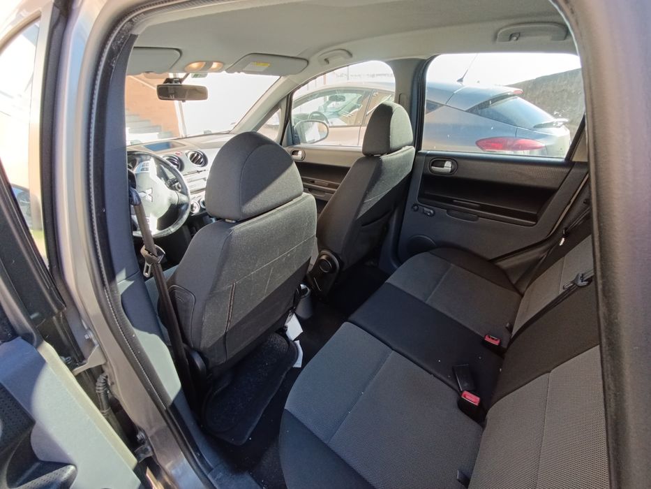 Mitsubishi Colt 1.3 Intense - muito fiável