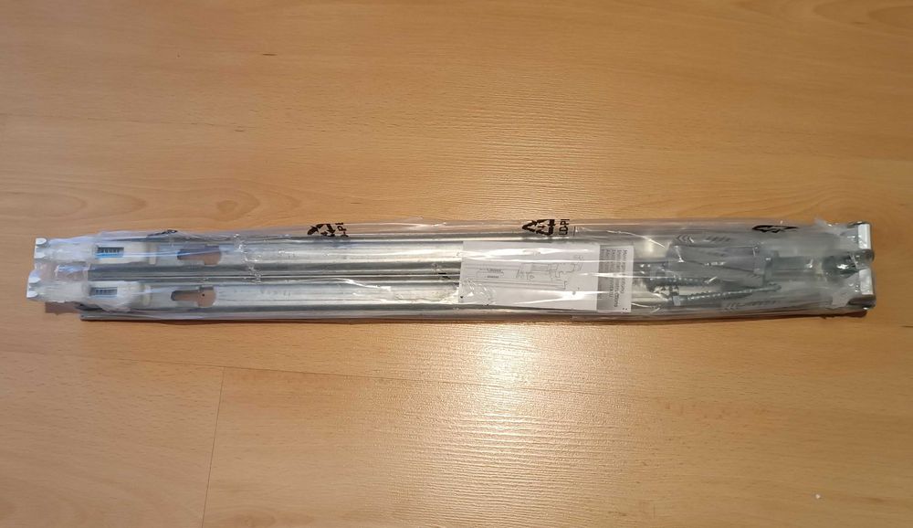 Grzejnik PURMO CV22 600x600, dolne podłączenie, zawór termostatyczny