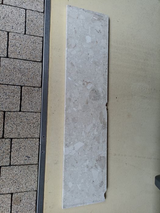 parapet wewnętrzny konglomerat, marmur, kamień