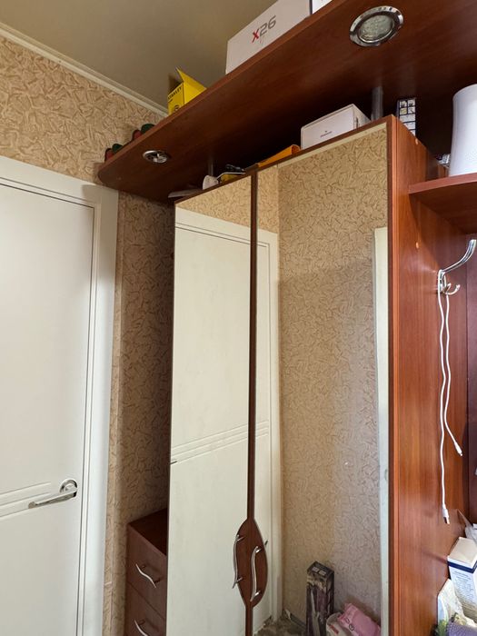 Продам шкаф-прихожую