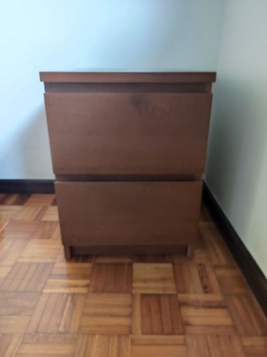 mesa cabeceira Malm castanha escura
