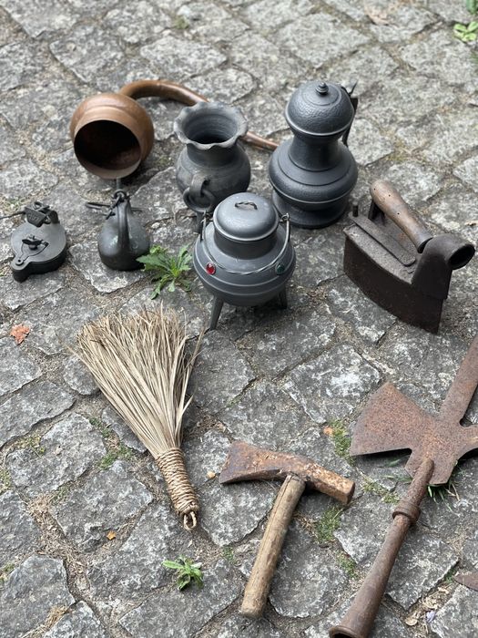 Cojunto de artigos antigos decorativos