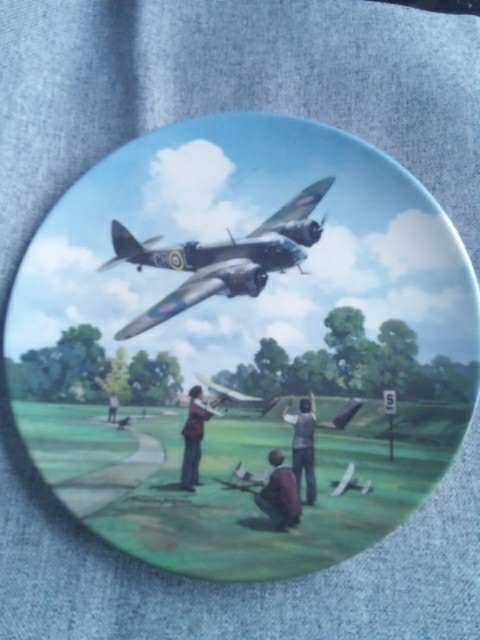 kolekcjonerski talerz z samolotem