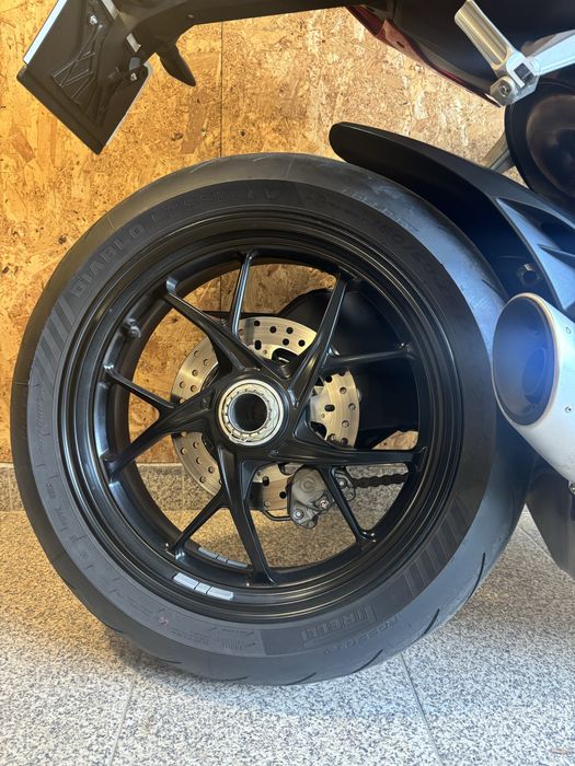 Ducati Streetfighter V2 900km 9/2024