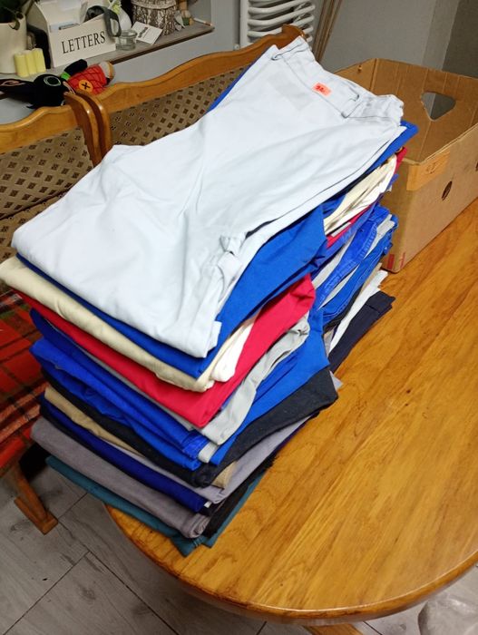 Spodnie robocze i bluzy