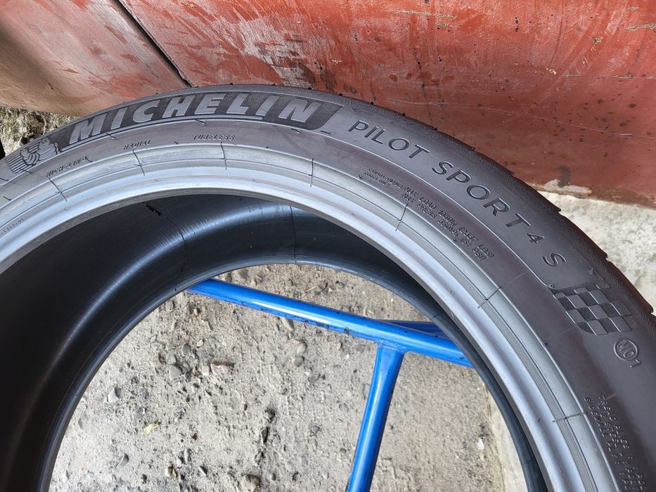 325/35/22+285/40/22 R22 Michelin Pilot Sport 4S 4шт ціна за 1шт шини