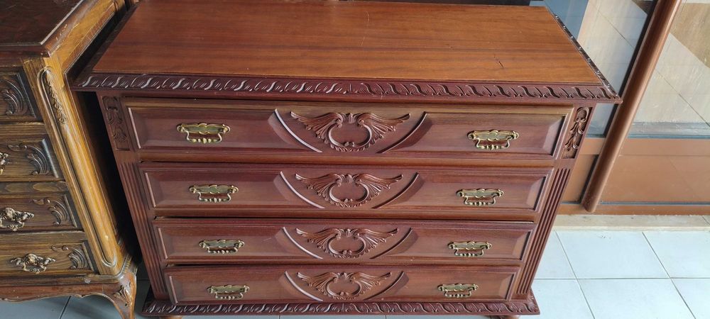 Várias comodas  bom estado