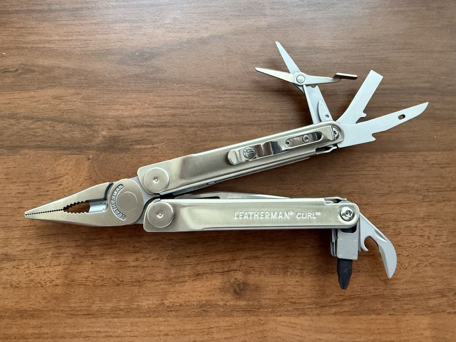 Multitool LEATHERMAN Curl. Nowy