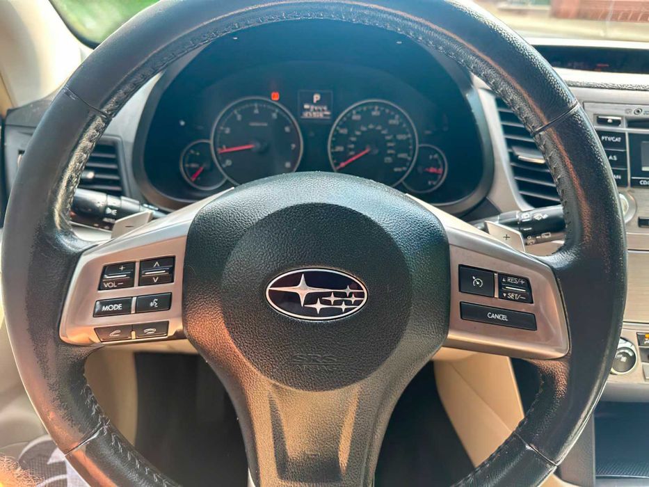 Subaru Outback 2.5i Limited      2013