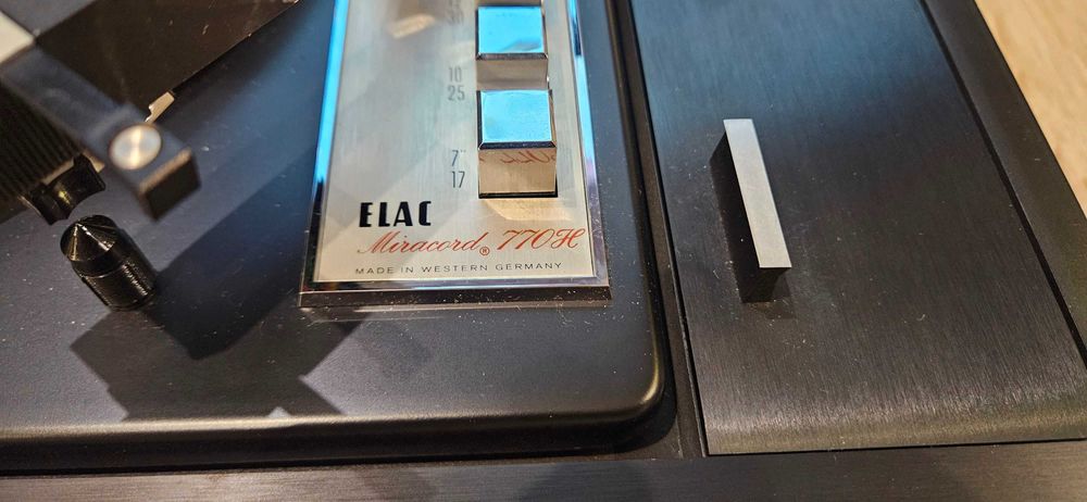 Gramofon ELAC w bardzo dobrej kondycji ( automat z zmieniarką płyt)