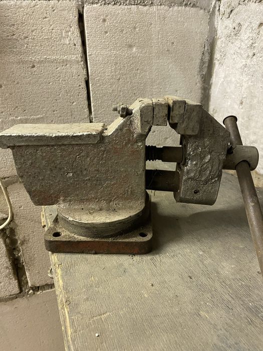 Т и с к и    с л е с а рные