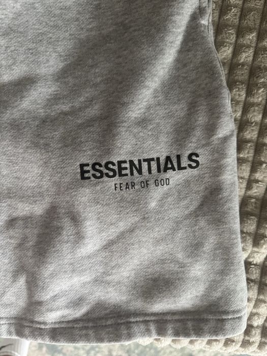 Шорти Essentials