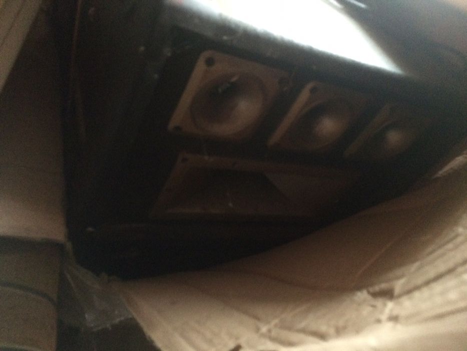 Sprzedam 4 głosniki (z akcesoriami)