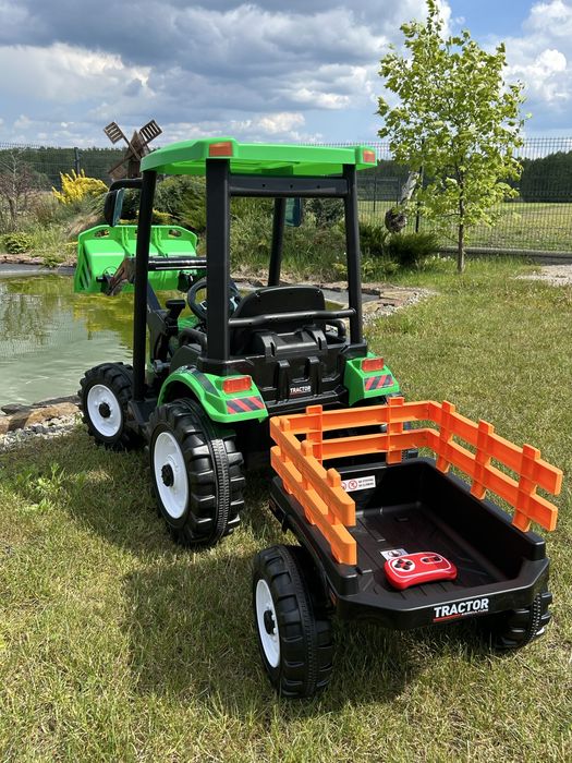 MEGA Traktor na akumulator dla dzieci Z Przyczepą 24V 2x200W Zielony
