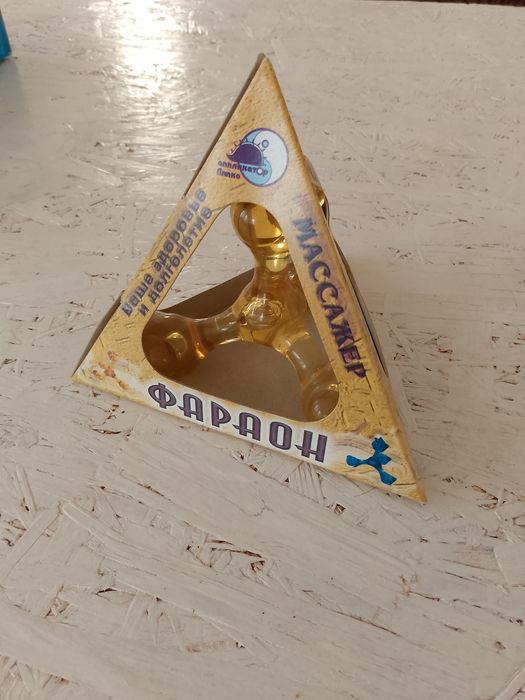 Массажёр, грелка в чехле, накладка на глаза, кольца для ног