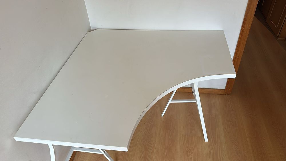 Secretaria de canto ikea