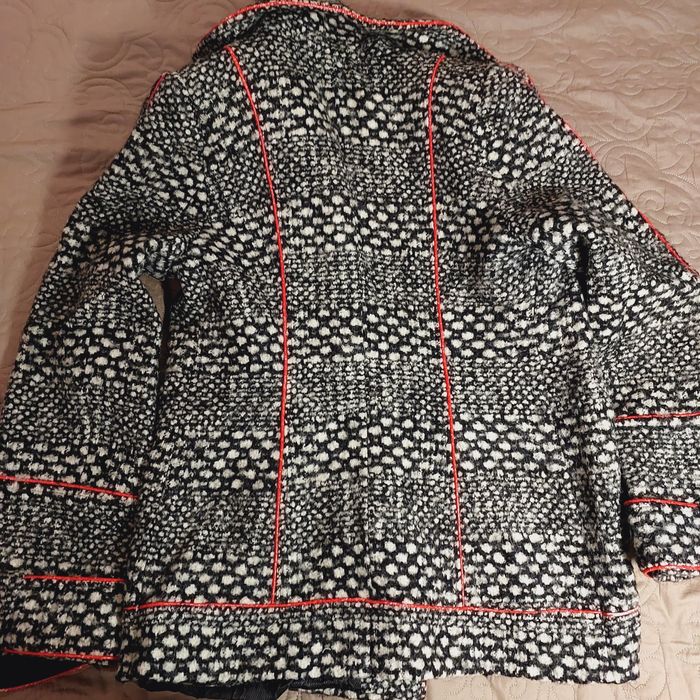 Пальто жіноче укорочене