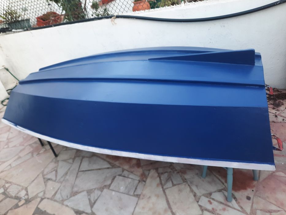 Vendo barco pequeno em bom estado
