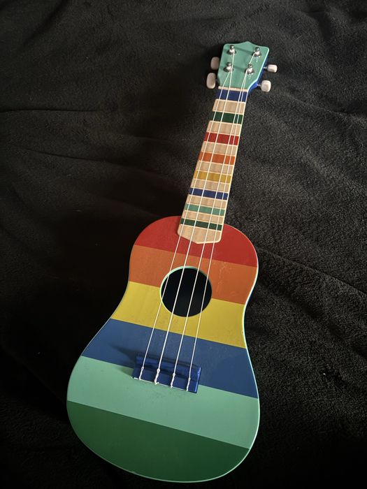 Ukulele kolorowe – bardzo dobry stan