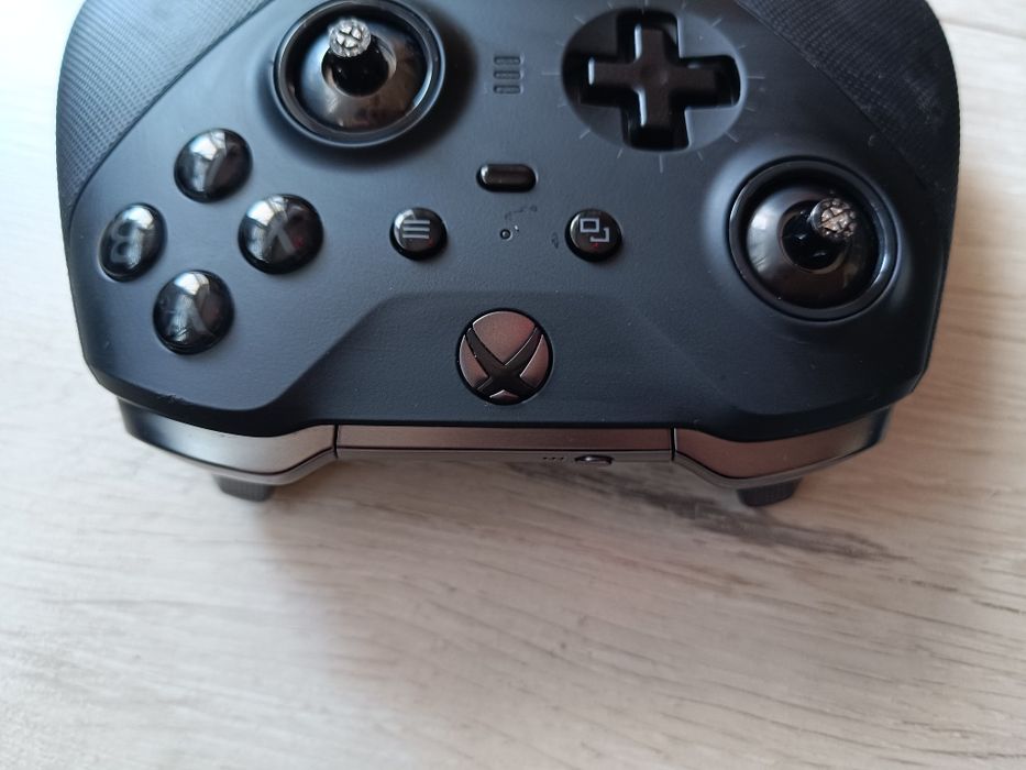 Kontroler Xbox One Elite 2 + etui