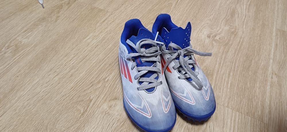 Chuteiras adidas 31