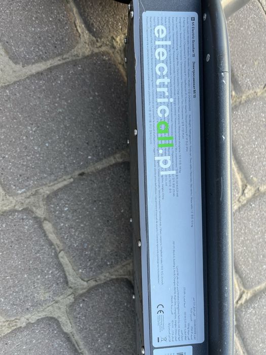 Електросамокат Xiaomi Mi Electric Scooter 1S у хорошому стані
