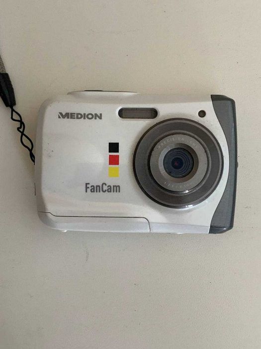 Цифровий фотоапарат Medion FanCam водонепроникний Y2K винтаж ретро 4GB