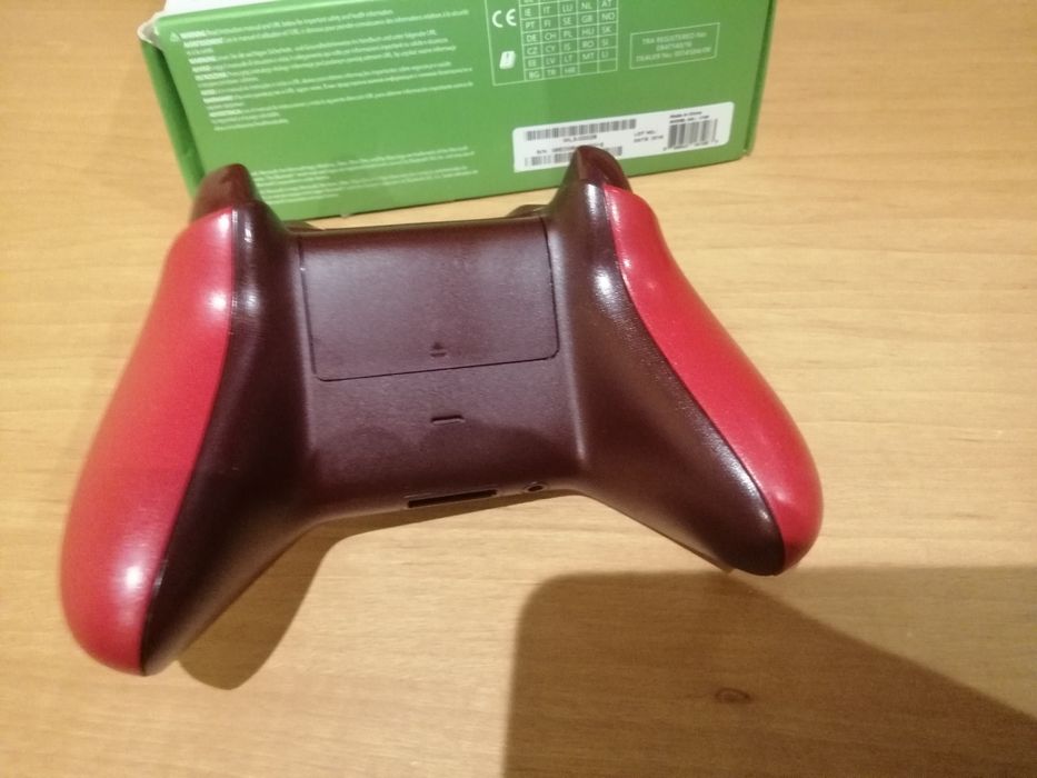 Comando Xbox one em caixa