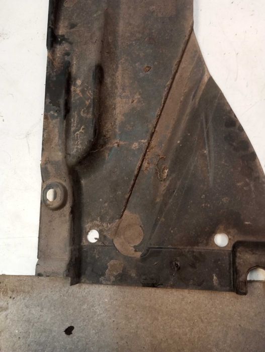 Resguardo Inferior do Motor / Chassis Audi A4 B6 B7 / VW Passat – 8E0825215