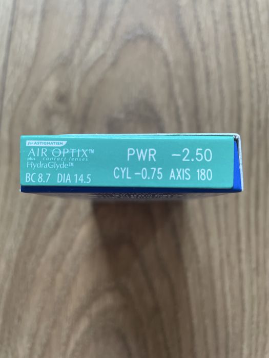 Alcon Air Optix plus HydraGlyde