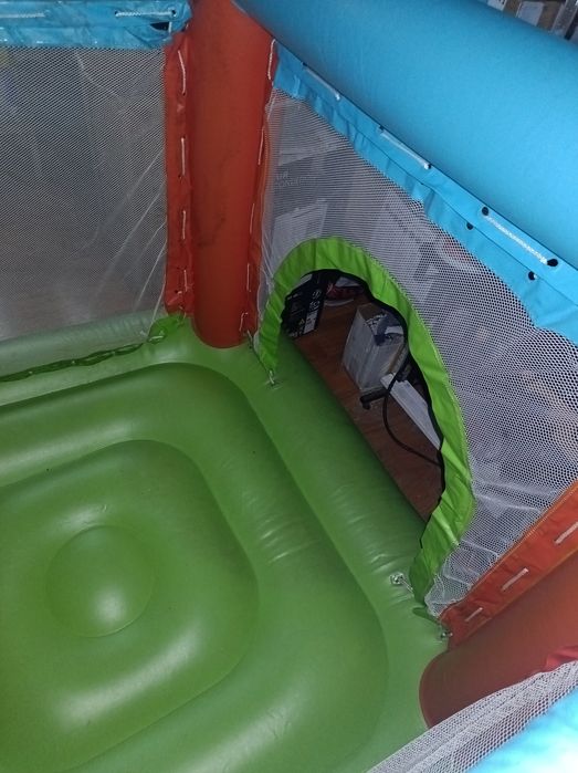 Dmuchana trampolina