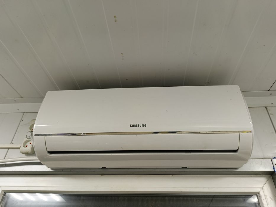 Кондиціонер Samsung спліт система