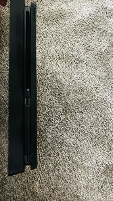 PS4 Slim 1TB – CUH-2116B
