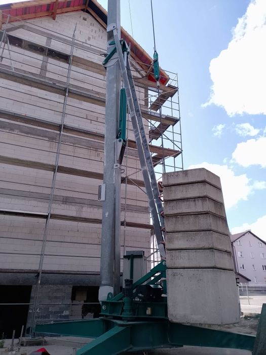 Żuraw wieżowy szybkomontujący Ja-30  2000kg 30m