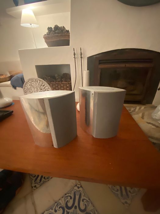 B&O speakers with wall support