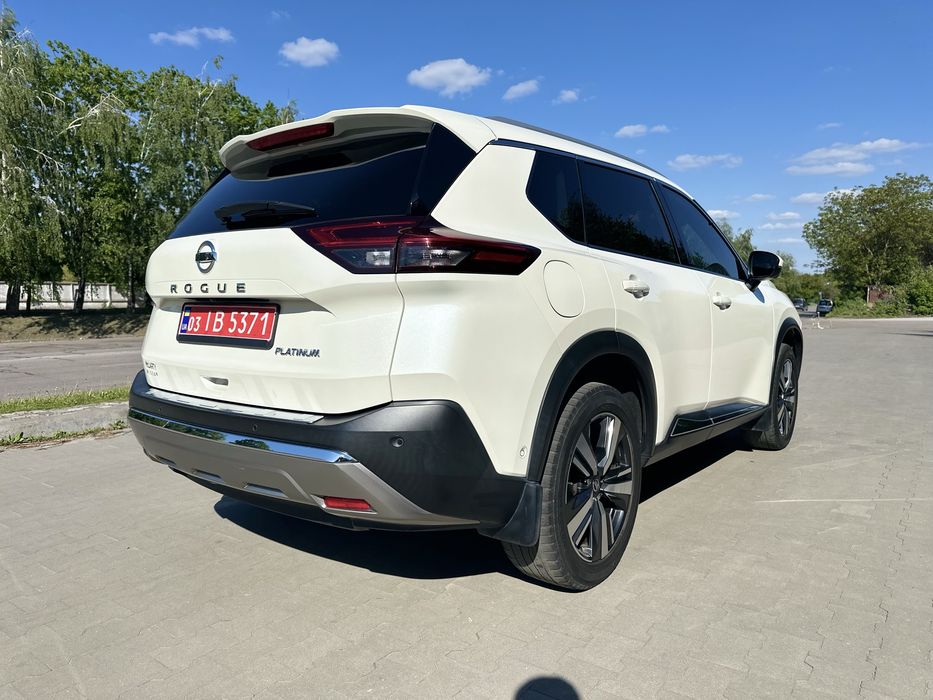 Nissan Rogue PLATINUM