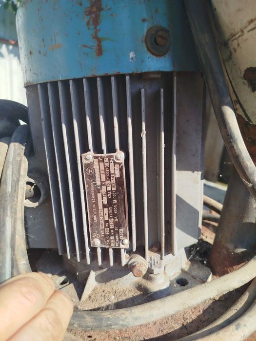 Єлектро двигун 3000 об на хв 2.2 кВт  380 В