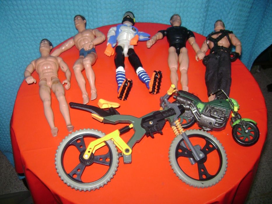 Lote de Bonecos - brinquedo de criança