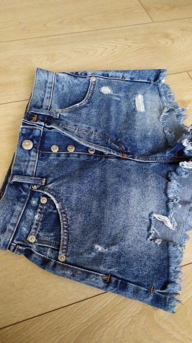 Продам шорты на девочку .